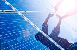 陸運大手コンフォートデルグロは、仏電力大手エンジーと太陽光発電の合弁事業で提携した（コンフォートデルグロ提供）