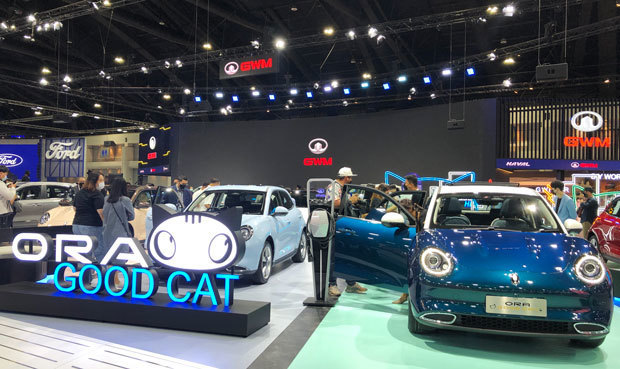 長城汽車（ＧＷＭ）はタイ市場に参入し、12月に開催された自動車展示・販売会「第38回タイ国際モーターエキスポ」では、世界初公開のモデルを含む電動車５モデルを展示した＝タイ・ノンタブリ県（ＮＮＡ撮影）