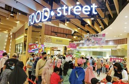 インドネシア小売業協会は年末年始のショッピングモール訪問客数が20～25％増加すると予測する。写真は11月の首都ジャカルタ特別州のモールの様子（ＮＮＡ撮影）