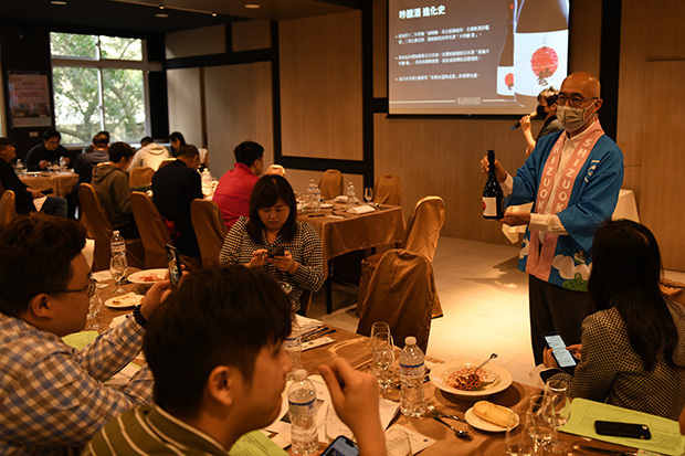 静岡県の日本酒の魅力をアピールしたイベント＝３月４日、新北（ＮＮＡ撮影）