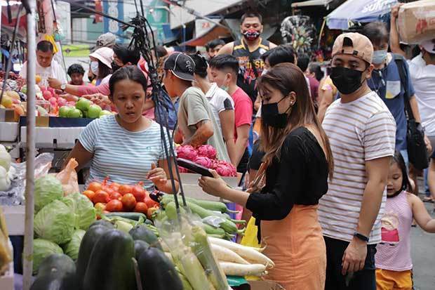 国内では食料品の価格が上昇している＝６月上旬、マニラ市（ＮＮＡ撮影）