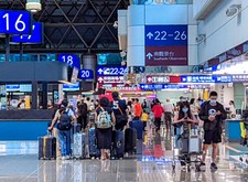 桃園国際機場は６月29日の旅客数が延べ１万人を突破したと発表した（桃園国際機場提供）