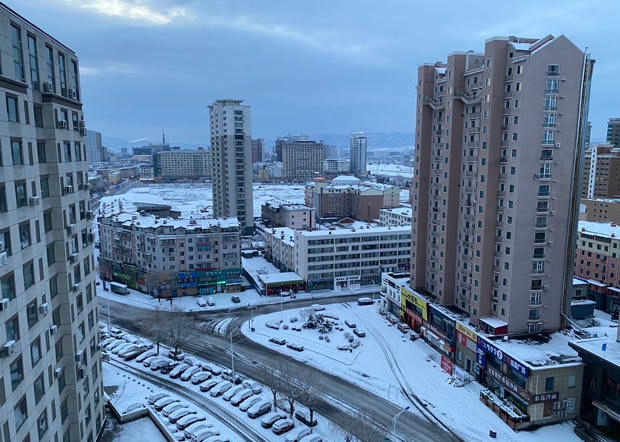 ロックダウンが実施された３月中旬の延吉市内はまだ雪が降っていた。車や人の往来は途絶え、街はひっそりと静まり返った