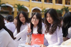 ベトナム・ホーチミン市内の学校に通うＺ世代の若者（政府公式サイトより）