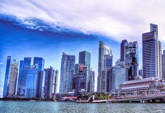アジア開発銀行は、先進国を除いたアジア太平洋の22年の経済成長率予測を4.3％に下方修正した（写真はシンガポール湾岸部：Photo by cegoh on Pixabay）