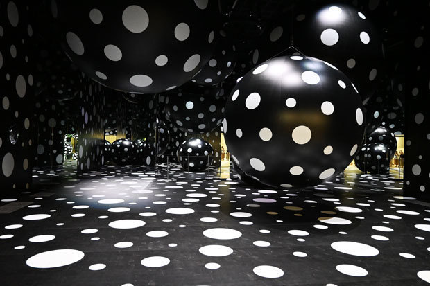 草間彌生さん特別展、アジア最大規模で開幕 - NNA ASIA・香港・社会