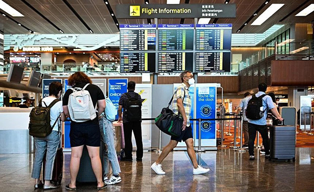 シンガポールのチャンギ空港の利用客数が、新型コロナウイルス禍前の75％まで回復した（ST PHOTO: LIM YAOHUI）