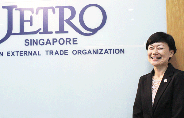 「多様な手段を通じて日系企業の海外進出を支援したい」と話すジェトロ・シンガポール事務所の石井所長（ＮＮＡ撮影） 