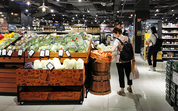 22年通年の消費者物価指数（ＣＰＩ）は前年から6.1％上昇し、14年ぶりの高水準となった＝シンガポール中心部（ＮＮＡ撮影）