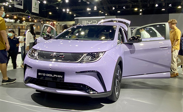 タイの自動車部品市場は回復を続ける一方、ＥＶへの移行は中小企業に打撃となる可能性もある。写真は22日から開催された「第44回バンコク国際モーターショー」＝21日、タイ・バンコク北郊ノンタブリ県（ＮＮＡ撮影）
