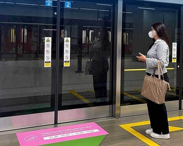 ＭＲＴジャカルタは27日から、女性専用車両の運行を再開した（同社提供）