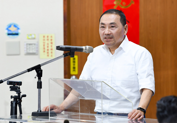 侯友宜氏は「政権交代によって台湾を救う」と表明した＝17日、台北（ＮＮＡ撮影）