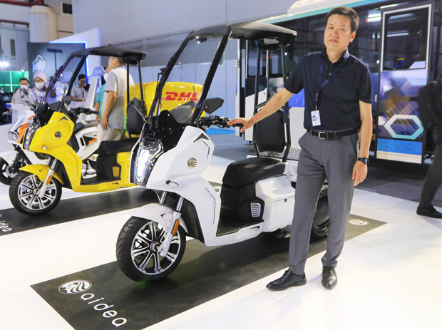 Ｐｅｒｉｋｌｉｎｄｏ電気自動車ショー（ＰＥＶＳ）2023で、インドネシアに初参入したaideaの「ＡＡカーゴ」＝19日、ジャカルタ特別州（ＮＮＡ撮影）
