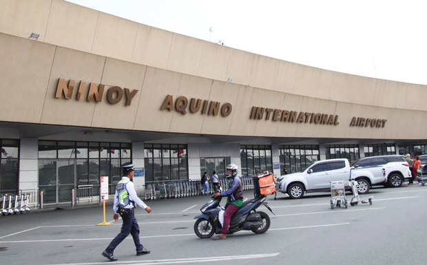 財閥連合はニノイ・アキノ国際空港の改修計画を発表した＝４月、マニラ首都圏（ＮＮＡ撮影）