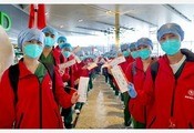湖南省からやってきた上海支援医療チームが任務を終え、上海市を出発した＝23日（新華社）