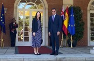 スペインのサンチェス首相（右）と会談したニュージーランドのアーダン首相（左）（ＮＺ政府提供）